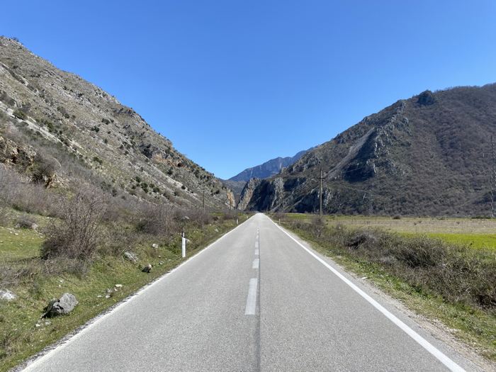 albanien-sh75-kelcyre---road_to_the_mountains---img_1194---1200x900